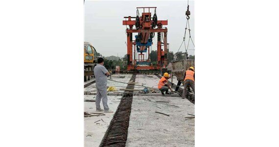 壓路機(jī)廠(chǎng)家告訴你如何解決路面塌陷!