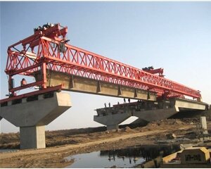 200T步履式雙導(dǎo)梁架橋機(jī)
